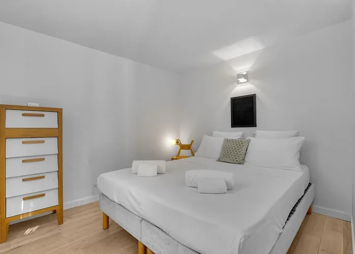 Le Jardin De Lucette - Belle Maison Avec Jardin Arbore Dans